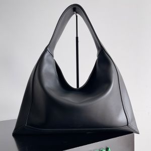 Bottega Veneta Small Hop Shoulder Bag In Calfskin Black