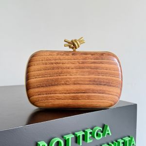 Bottega Veneta Knot Clutch In Wood Brown